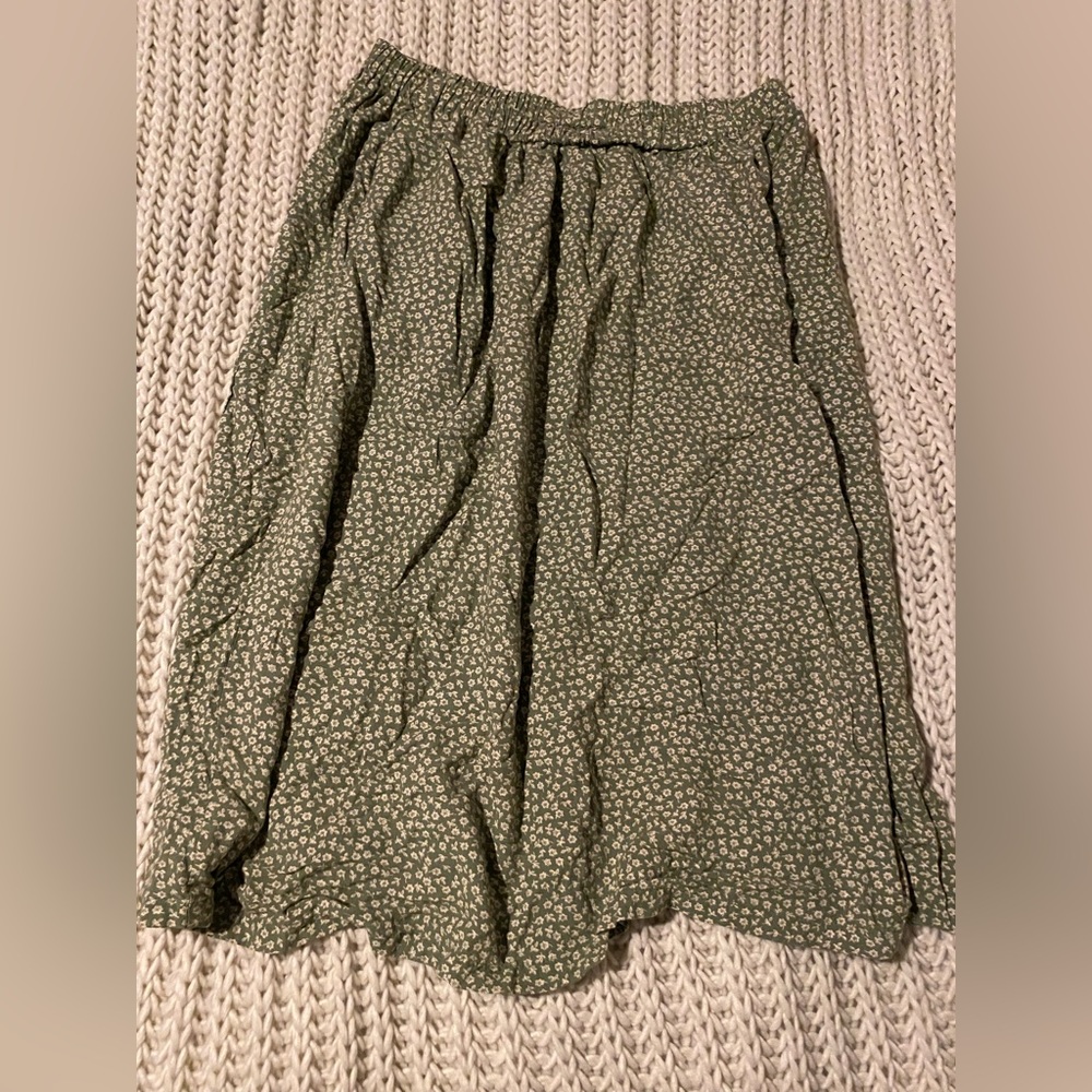Vintage Green and White Cottage Core Floral Print Long Skirt with Pockets